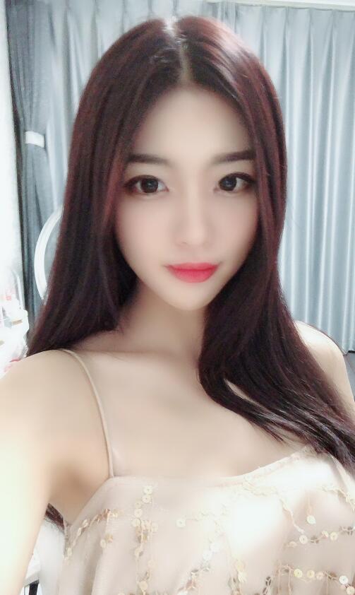 美女主播钰儿个人生活照写真 娱加文儿徒弟钰儿图片大全